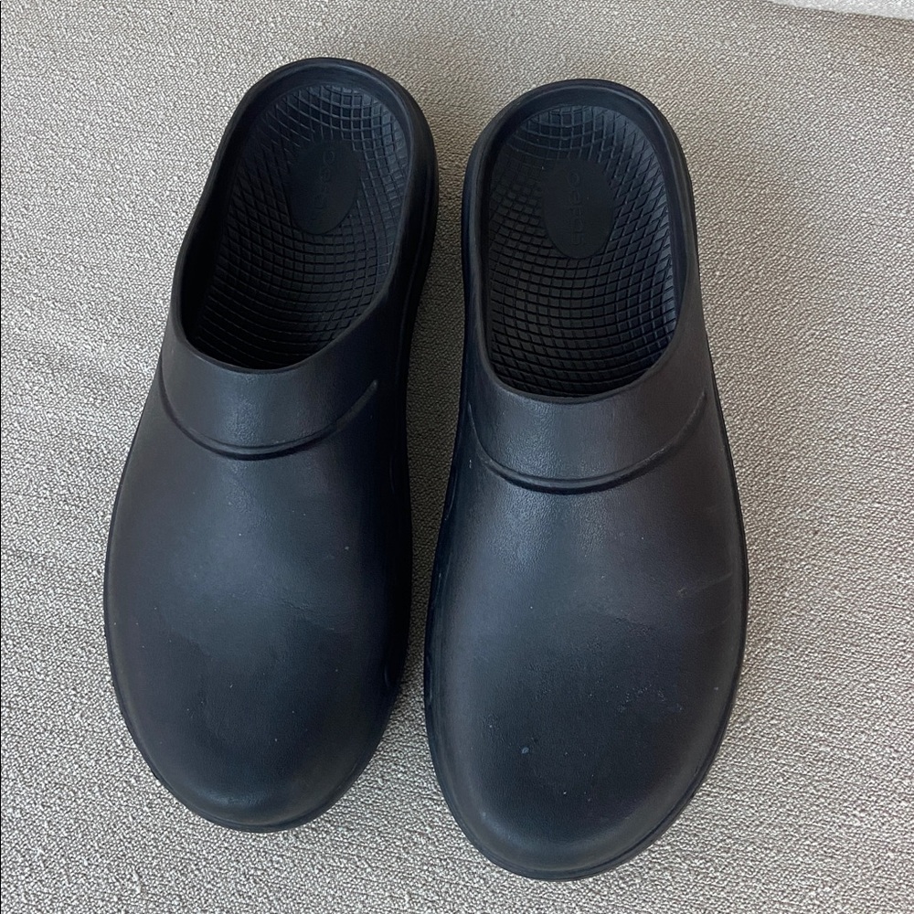 OOFOS‎ Oocloog Slides. Men’s 12 / women’s 14 - Picture 2 of 5